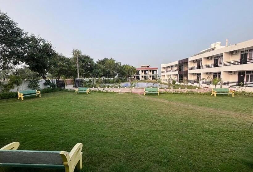 בית מלון כפרי Inara Farms