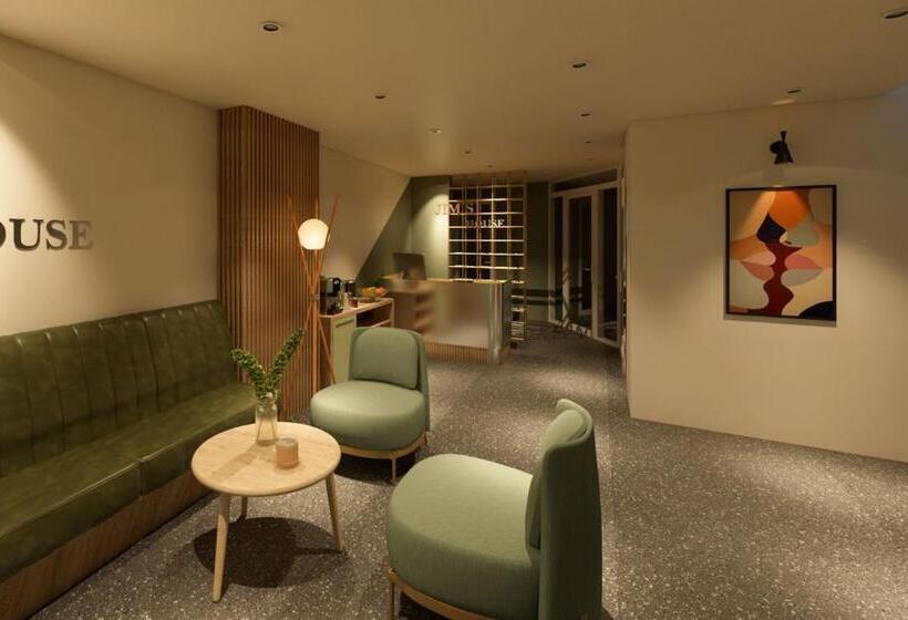 هتل Jim’s House