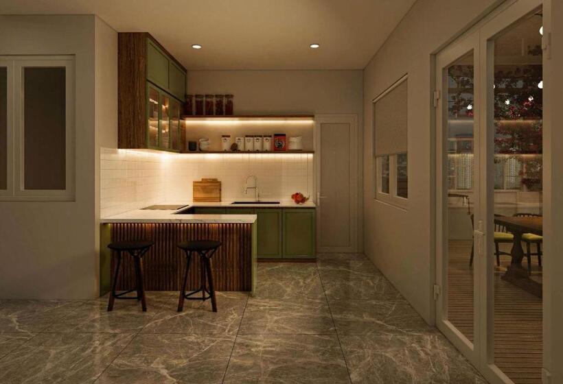 هتل Jim’s House