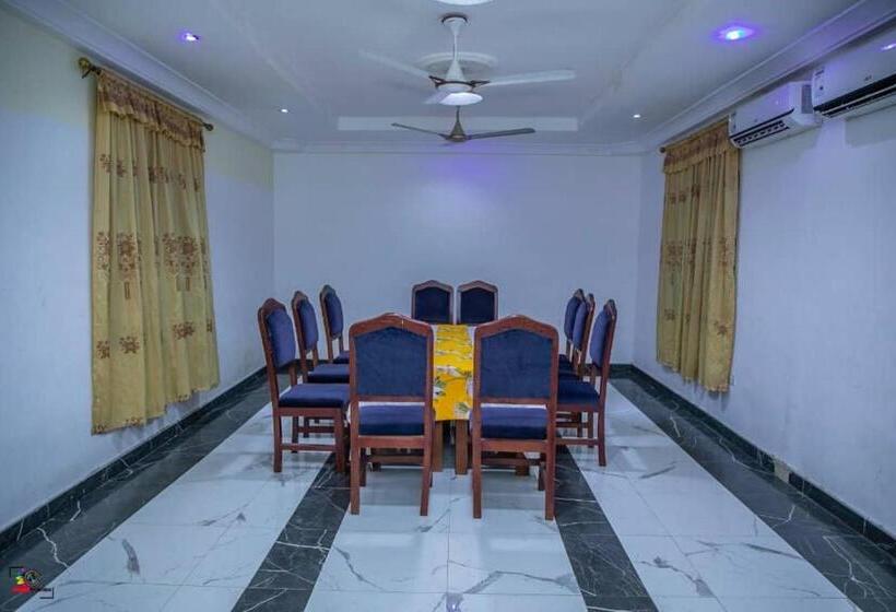 בית מלון כפרי Jukambo Lodge