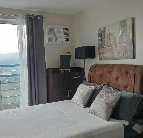 هتل Loop Spacious Studio Unit