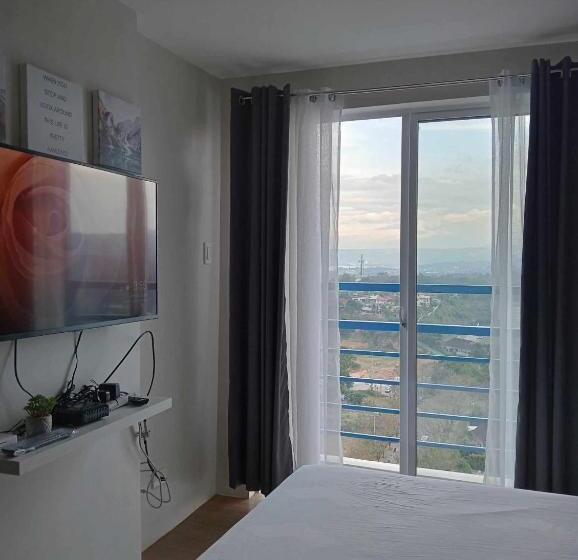 هتل Loop Spacious Studio Unit