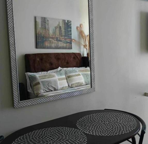 هتل Loop Spacious Studio Unit