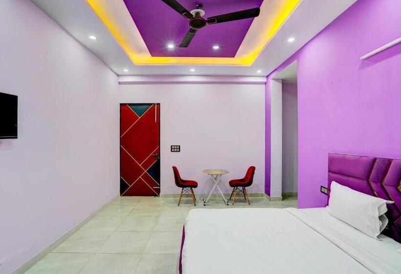 هتل Oyo 82107 Golden Inn