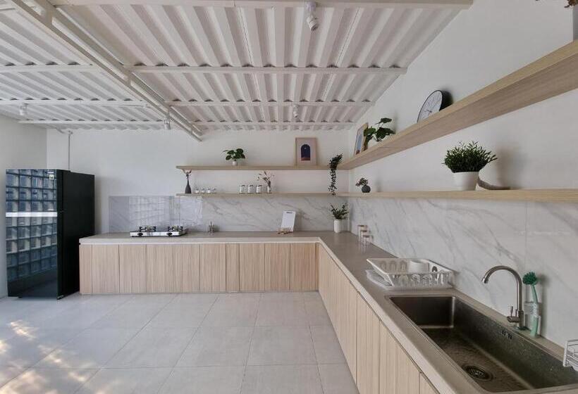 ホテル Oyo Life 93387 Sunarmi House