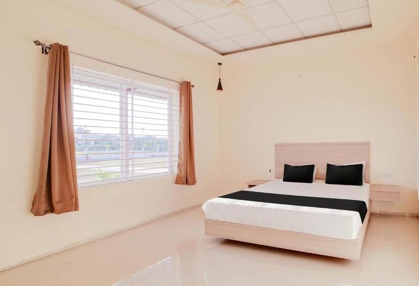 בית מלון כפרי Oyo Saubhagya Shri Resort