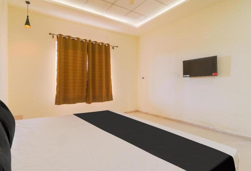 בית מלון כפרי Oyo Saubhagya Shri Resort