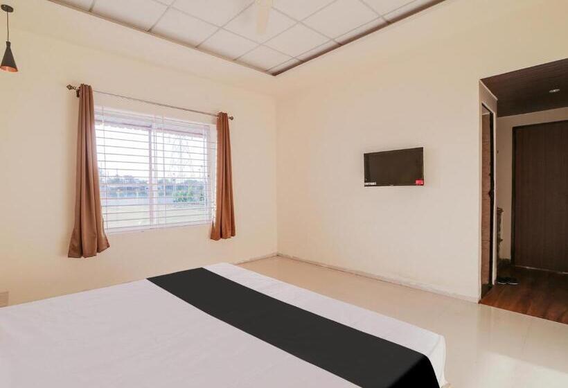 בית מלון כפרי Oyo Saubhagya Shri Resort