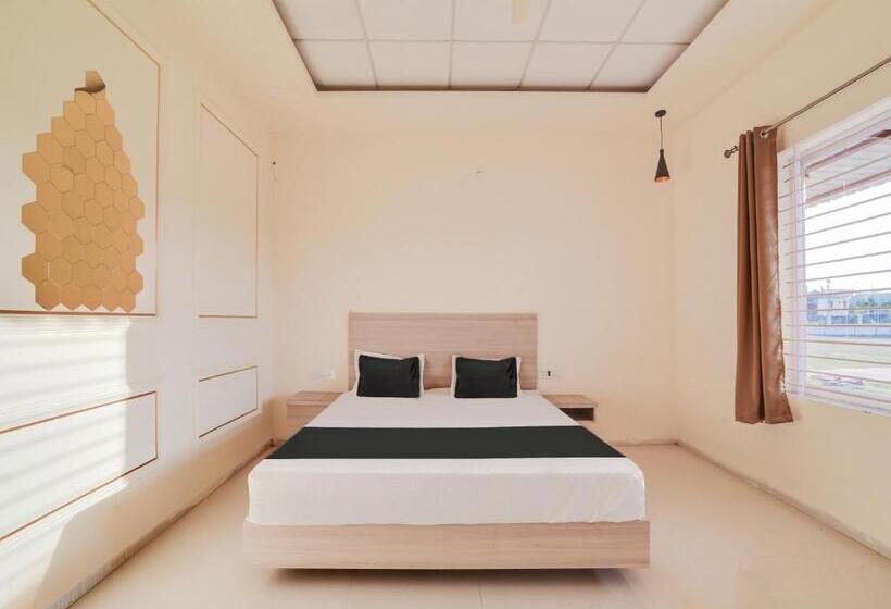 בית מלון כפרי Oyo Saubhagya Shri Resort