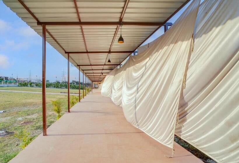 בית מלון כפרי Oyo Saubhagya Shri Resort