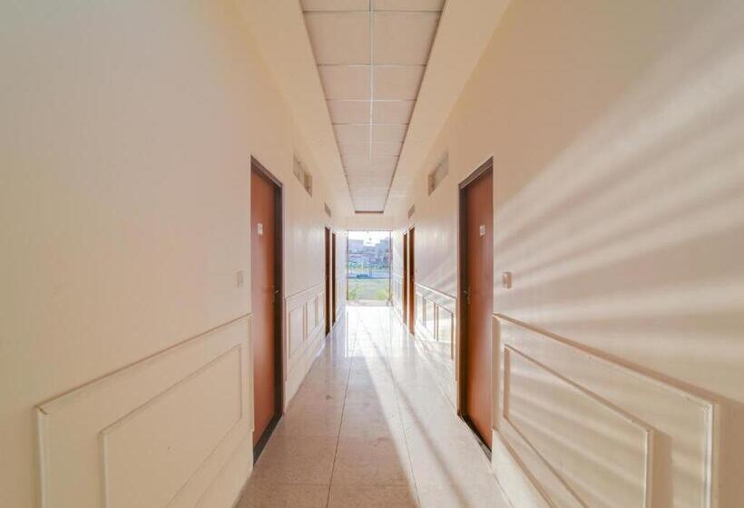 호텔 Oyo Saubhagya Shri Resort
