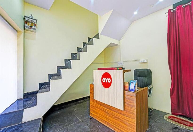 בית מלון כפרי Oyo Triple Six