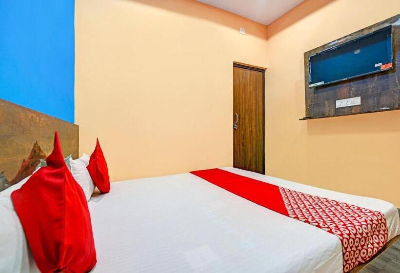 فندق Oyo Triple Six