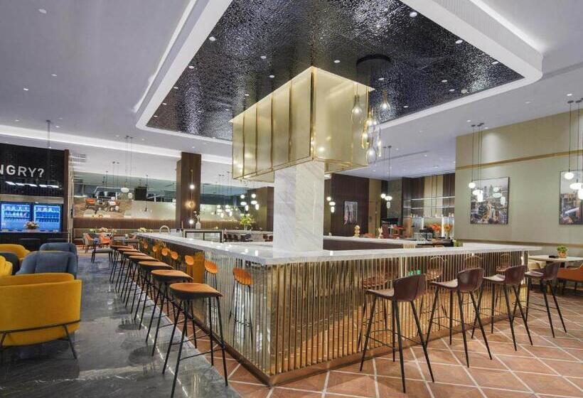 호텔 Park Inn By Radisson Nanchong Yilong Star City Plaza