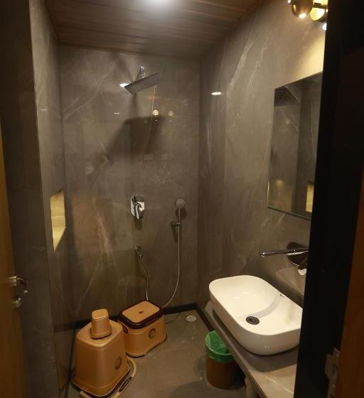 فندق Riddhi Executive Latur