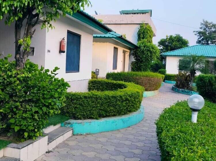 בית מלון כפרי Royals Moonlight Resort,corbett