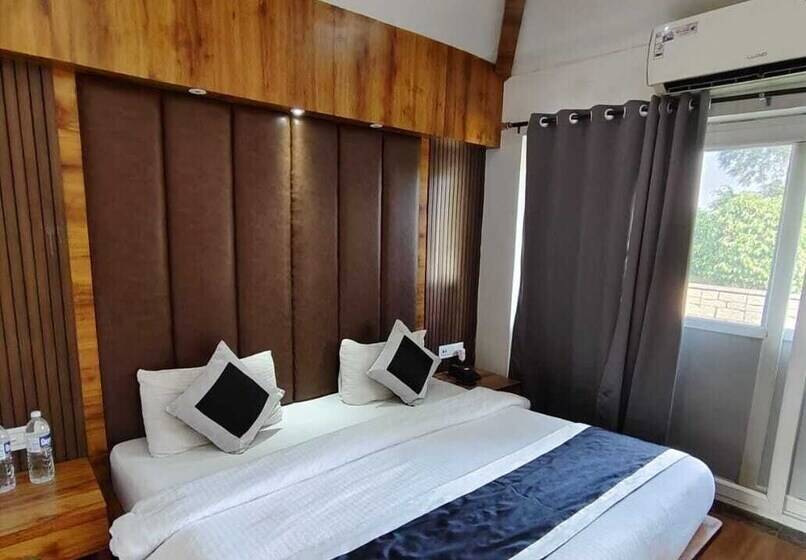 בית מלון כפרי Royals Moonlight Resort,corbett