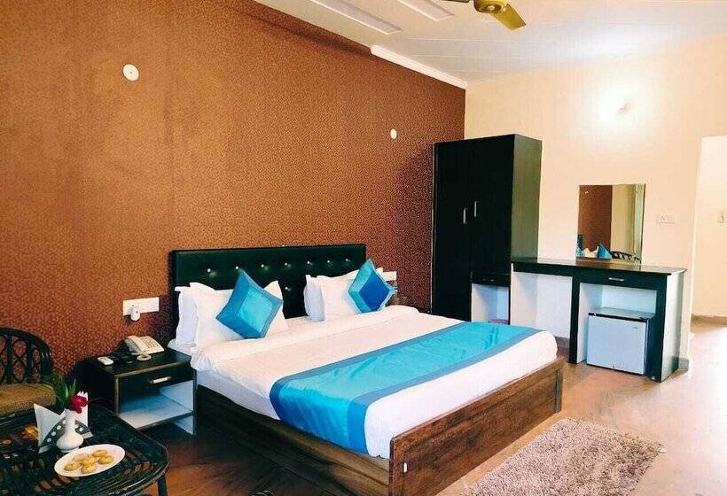 בית מלון כפרי Royals Moonlight Resort,corbett