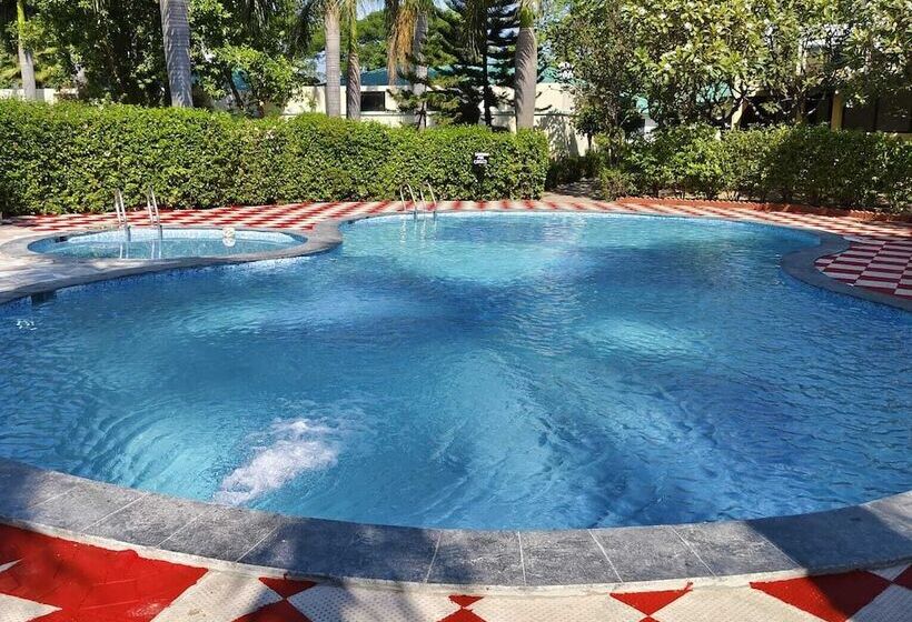 בית מלון כפרי Royals Moonlight Resort,corbett