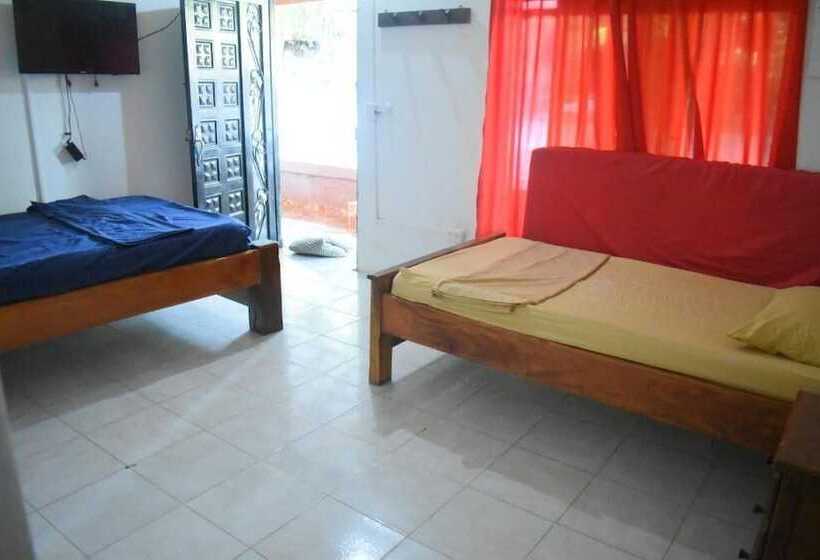 ホテル Shaddai Restaurante Y Hospedaje