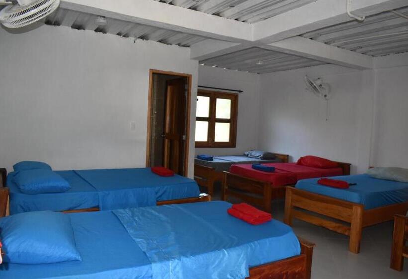 ホテル Shaddai Restaurante Y Hospedaje