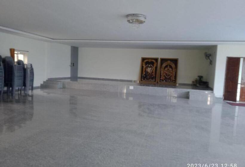 호텔 Sri Kamakshi Bhavan