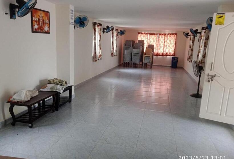 호텔 Sri Kamakshi Bhavan