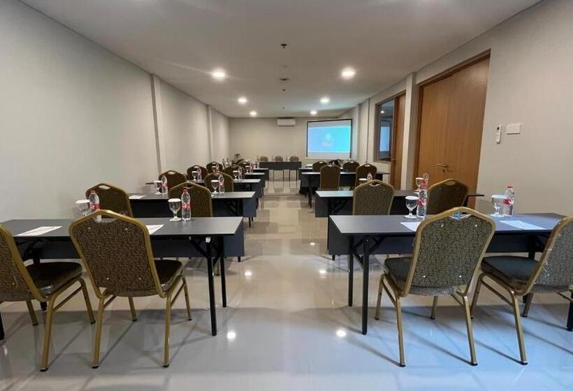 Kiyana Premiere Hotel Batang