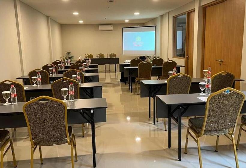 Kiyana Premiere Hotel Batang