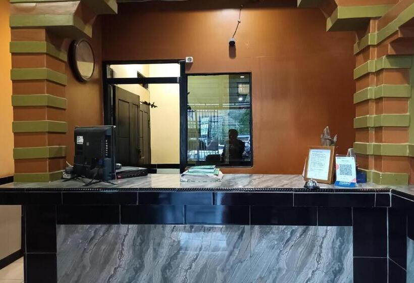 Oyo 93485 Hotel Kenzie Sentani