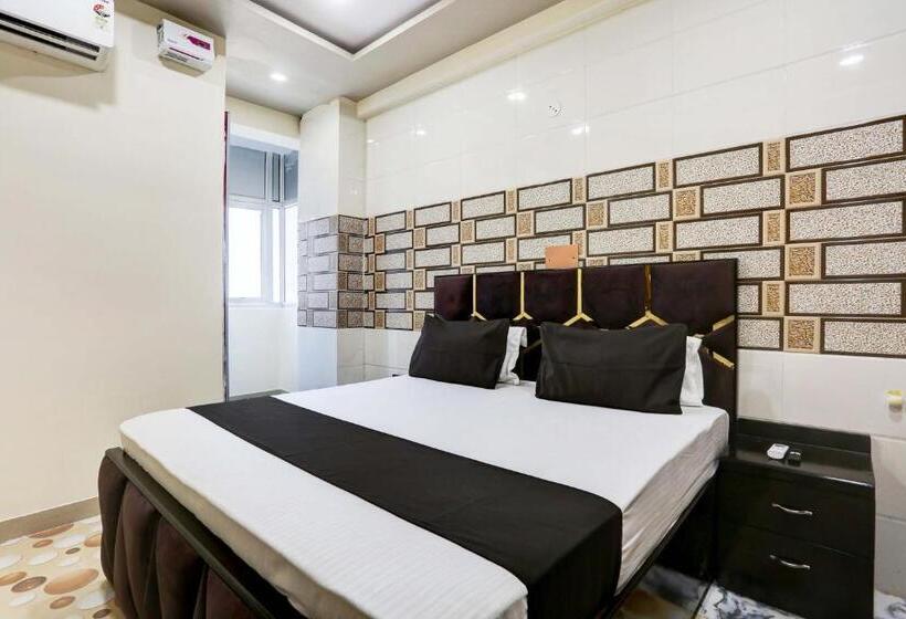 Oyo Flagship Hotel M. R Galaxy