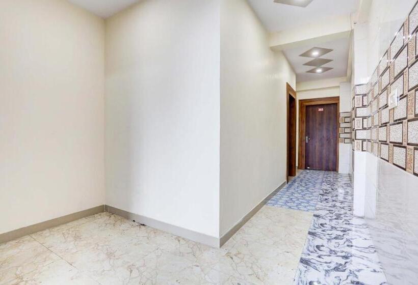 Oyo Flagship Hotel M. R Galaxy