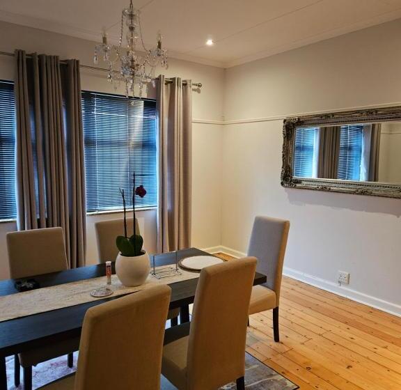 פנסיון 13 On Fifth