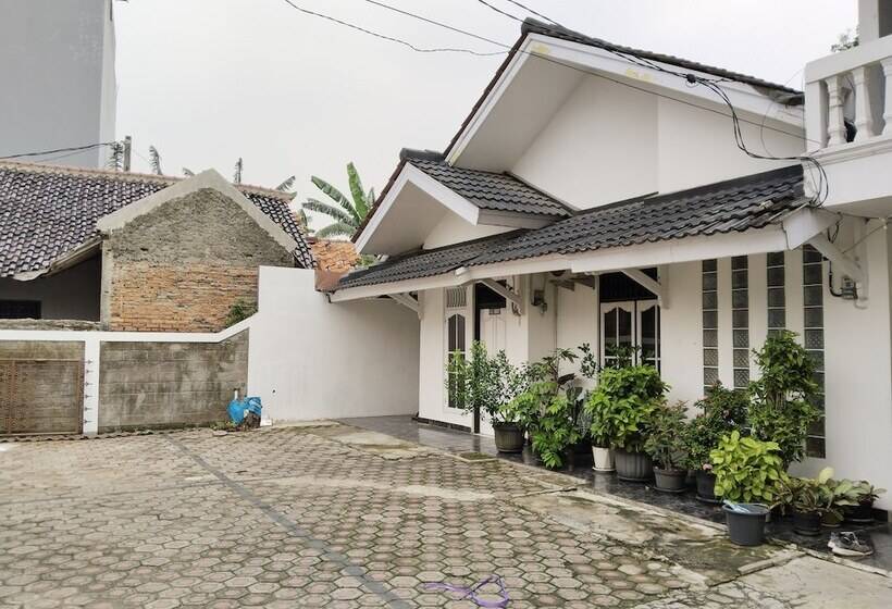 Пансион Griya Hayfa Syariah