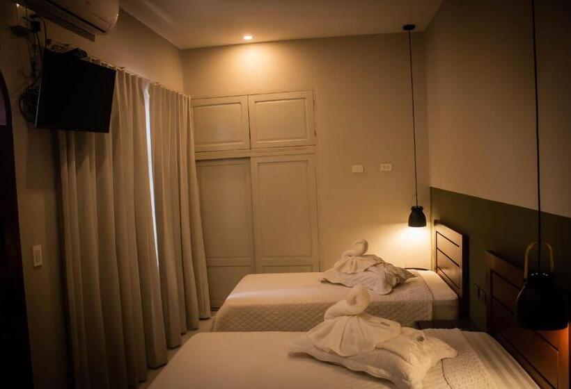 پانسیون La Casona