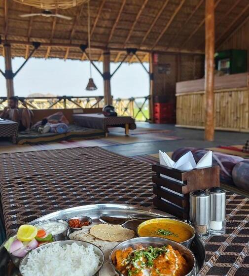 پانسیون Mowgli S Cafe Hampi & Guest House