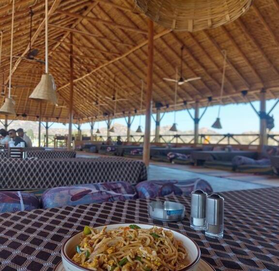 پانسیون Mowgli S Cafe Hampi & Guest House