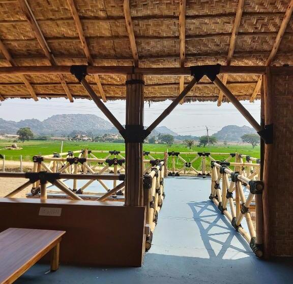 پانسیون Mowgli S Cafe Hampi & Guest House