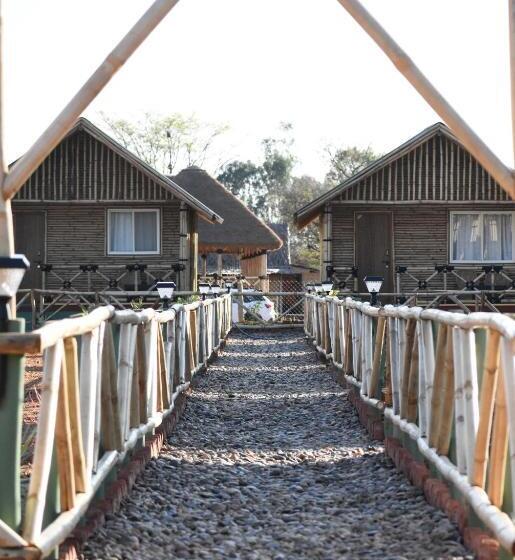 پانسیون Mowgli S Cafe Hampi & Guest House