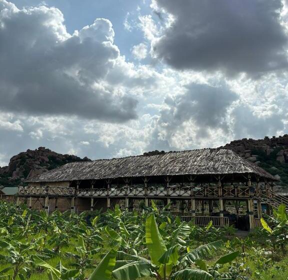 پانسیون Mowgli S Cafe Hampi & Guest House