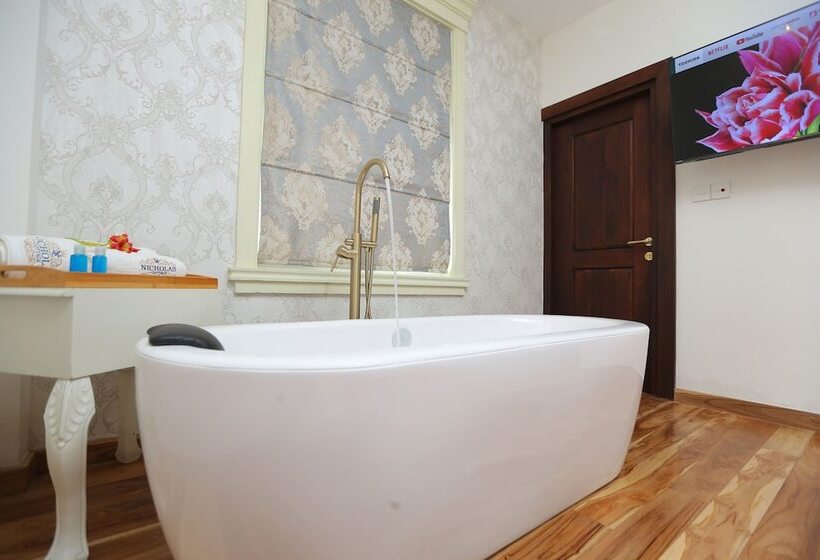 פנסיון Nicholas Cottage