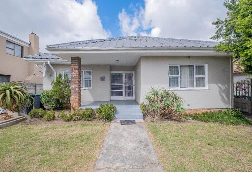 ペンション Oakdale Guest House