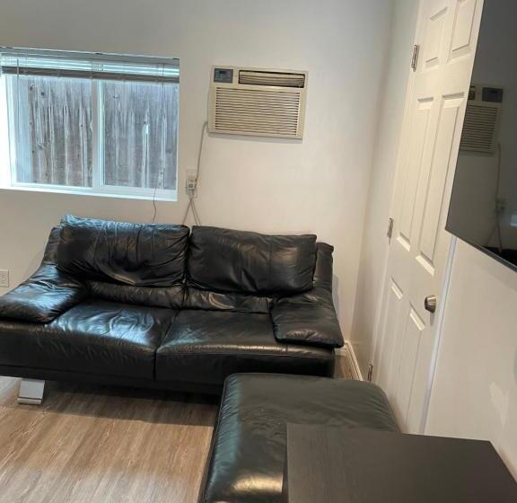 ペンション Orchard House