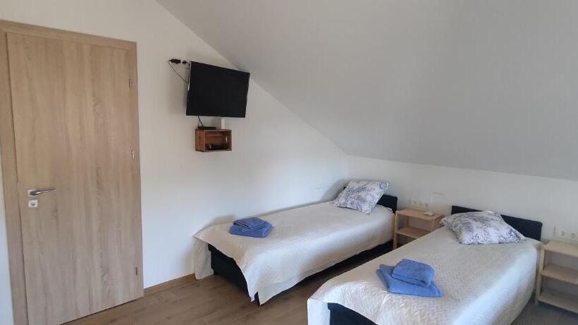 پانسیون Radikiai House