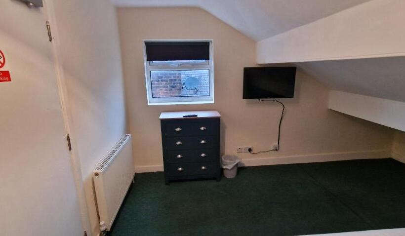 Пансион Rooms In Wakefield City Centre