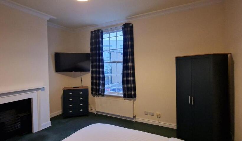 Пансион Rooms In Wakefield City Centre