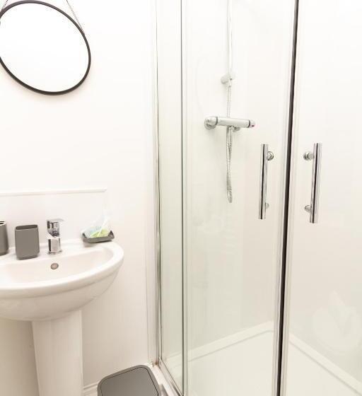 펜션 Cosy And Chic Ensuites In Oldham Sociable House