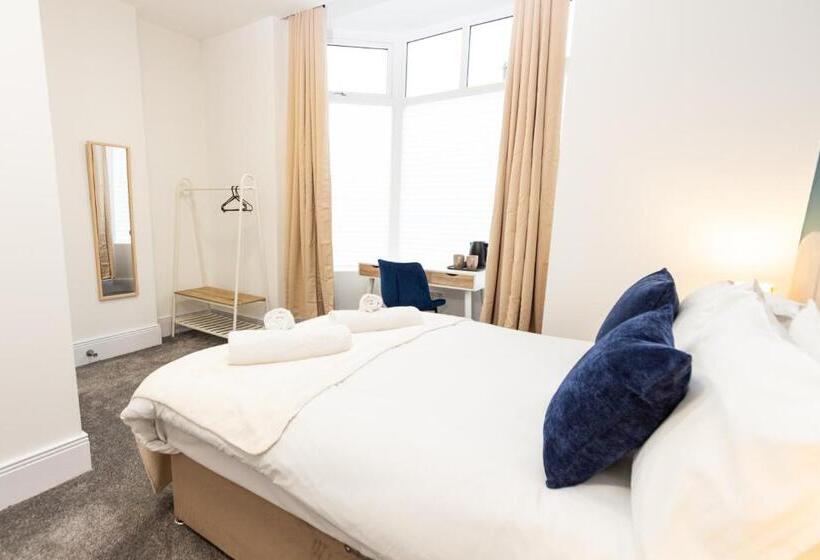 펜션 Cosy And Chic Ensuites In Oldham Sociable House