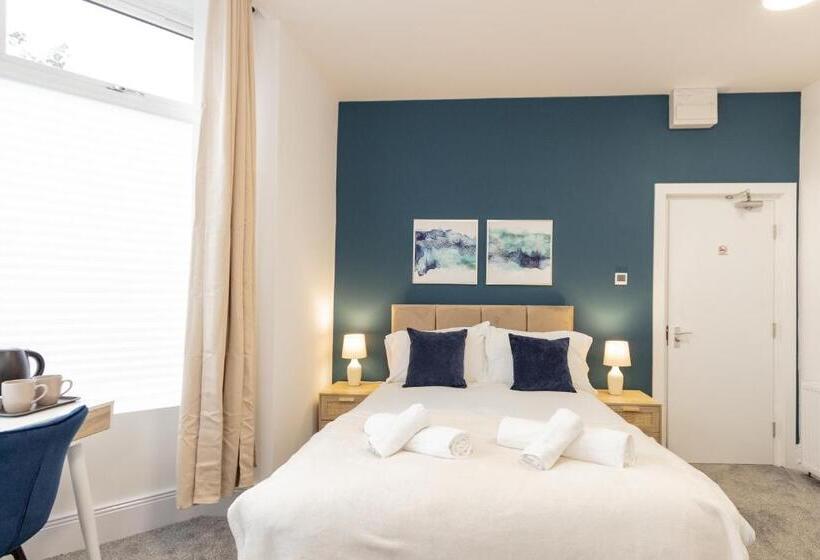 펜션 Cosy And Chic Ensuites In Oldham Sociable House