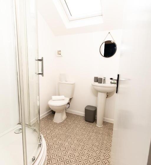 Пансион Suite 7   Family Room In The Heart Of Oldham